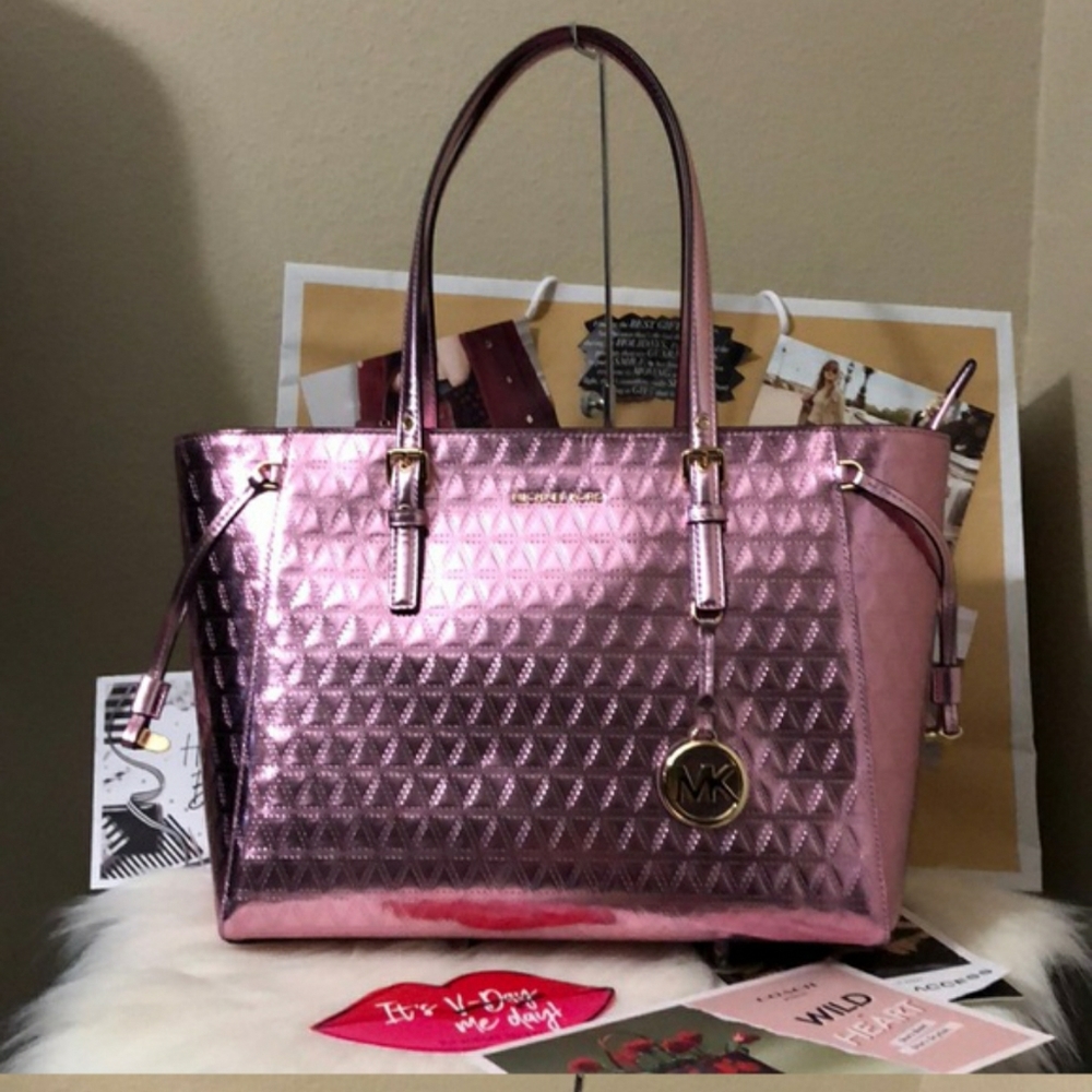 ISO MICHAEL Michael Kors Pink Metallic Voyager